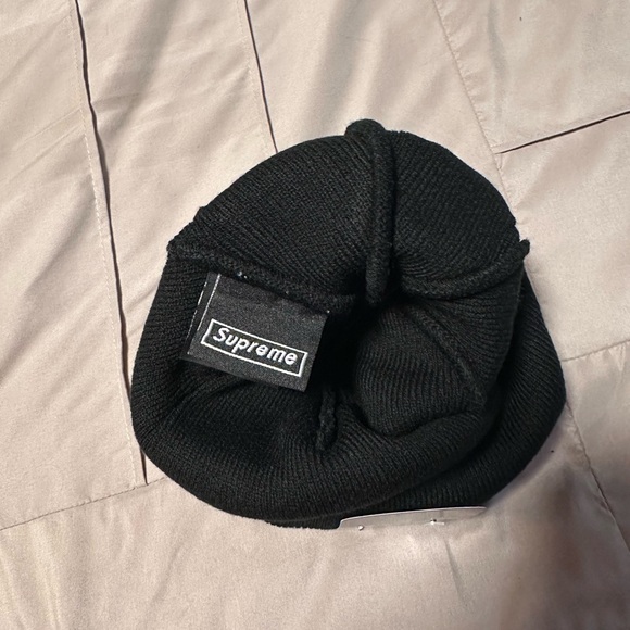Supreme Black Knit Hat - Picture 4 of 5
